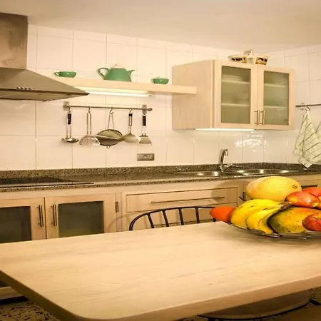 Puerto Del Carmen Sleeps 4 Wifi * Пуэрто дель Кармен