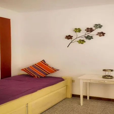 Апартаменты Puerto Del Carmen Sleeps 4 Wifi