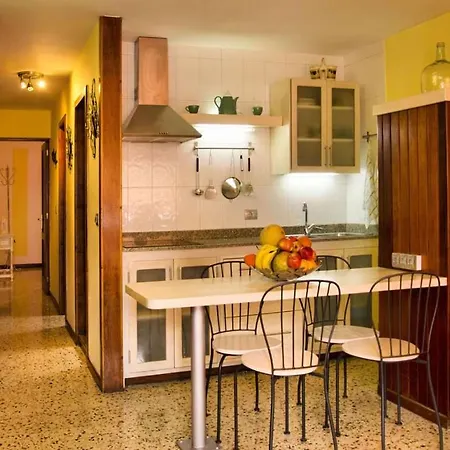 Puerto Del Carmen Sleeps 4 Wifi Апартаменты Пуэрто дель Кармен