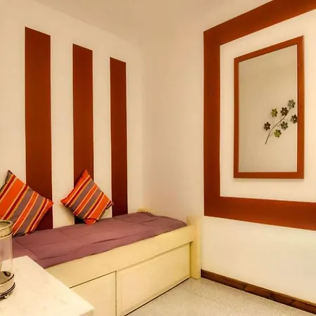 Puerto Del Carmen Sleeps 4 Wifi Apartment Puerto del Carmen (Lanzarote)